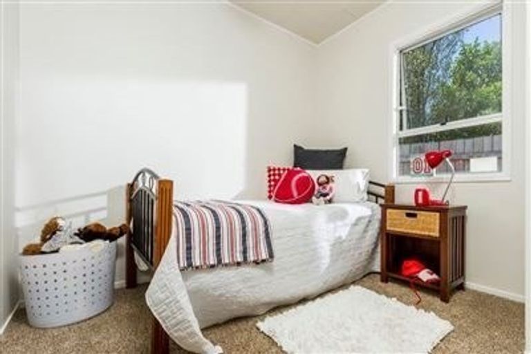 Photo of property in 1/4 Malibu Grove, Bayview, Auckland, 0629