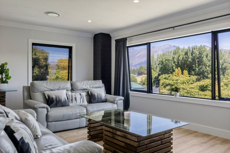 Photo of property in 71 Cotter Avenue, Arrowtown, 9302