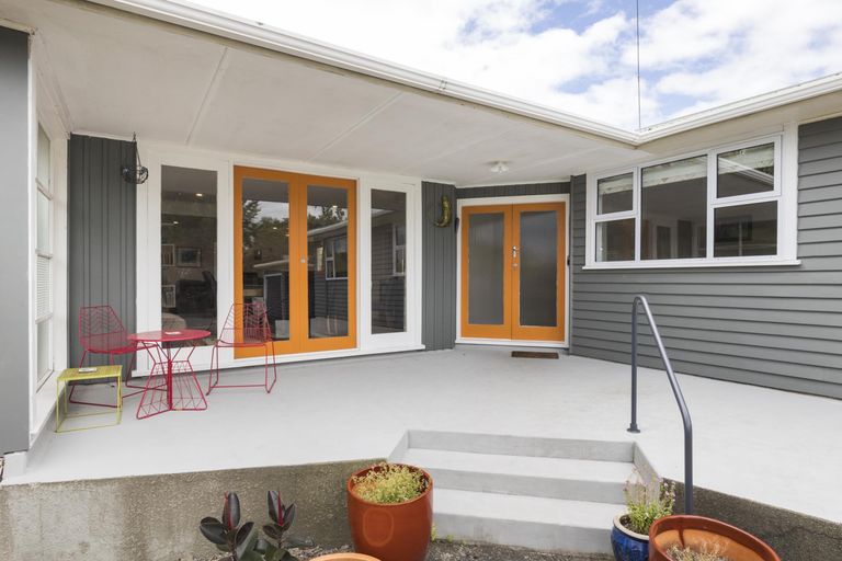 Photo of property in 12 Parata Street, Hokowhitu, Palmerston North, 4410