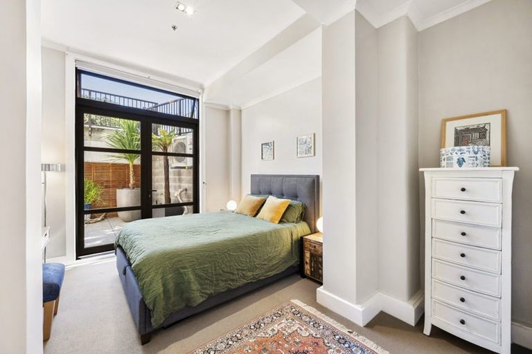 Photo of property in Augusta Apartments, 7/254 Willis Street, Te Aro, Wellington, 6011