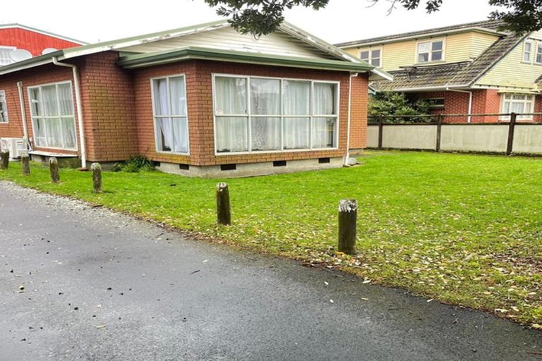 Photo of property in 45 Cambridge Terrace, Waiwhetu, Lower Hutt, 5010