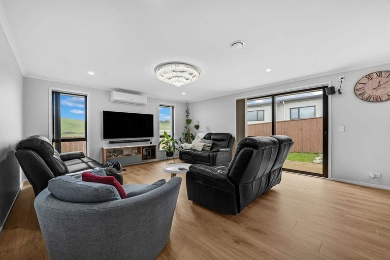 Photo of property in 124 Harriet Johnston Drive, Pokeno, 2402