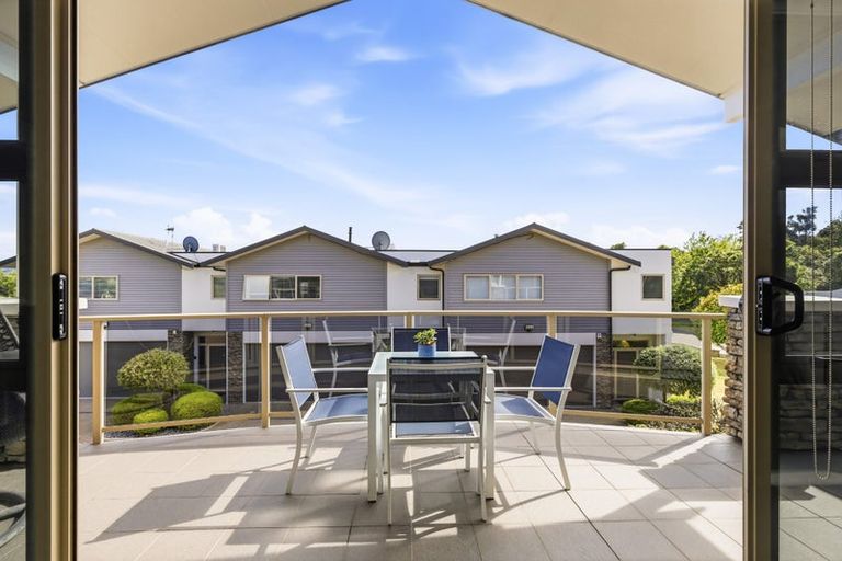 Photo of property in 2/17 Tremaine Avenue, Two Mile Bay, Taupo, 3330