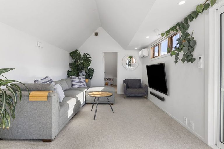 Photo of property in 2/231 Hurstmere Road, Takapuna, Auckland, 0622