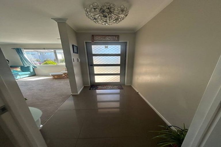 Photo of property in 23 Kerrykeel Drive, Flat Bush, Auckland, 2019