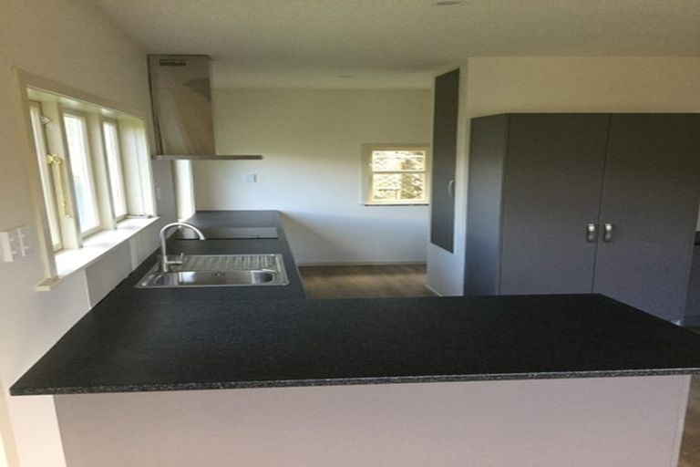 Photo of property in 72 Oxford Street, Tawa, Wellington, 5028