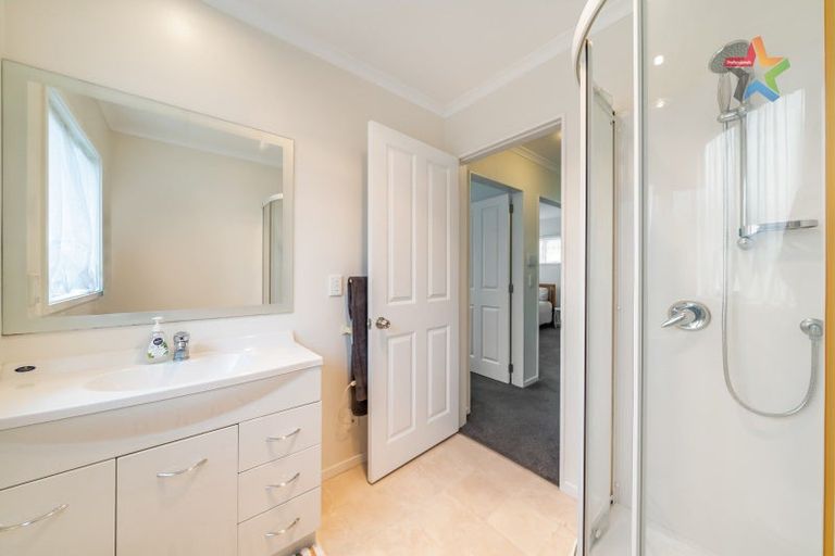 Photo of property in 32 Woodland Mews, Wainuiomata, Lower Hutt, 5014