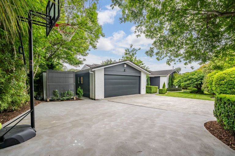 Photo of property in 77 Joseph Banks Drive, Whitby, Porirua, 5024