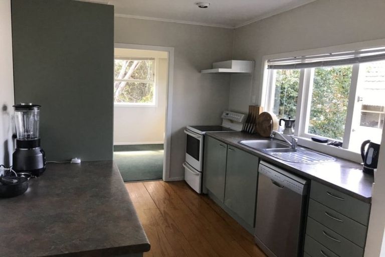 Photo of property in 4 Hereford Street, Te Atatu Peninsula, Auckland, 0610