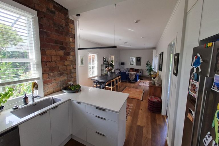 Photo of property in 16 Rossgrove Terrace, Mount Albert, Auckland, 1025