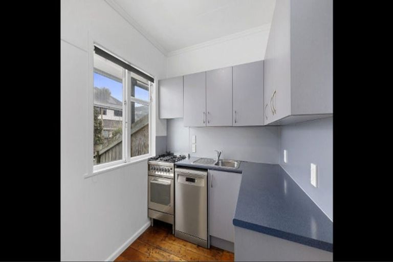 Photo of property in 23 Trent Street, Island Bay, Wellington, 6023