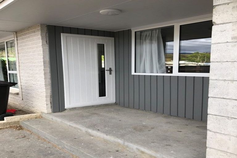 Photo of property in 1/12 Wilford Street, Wallaceville, Upper Hutt, 5018