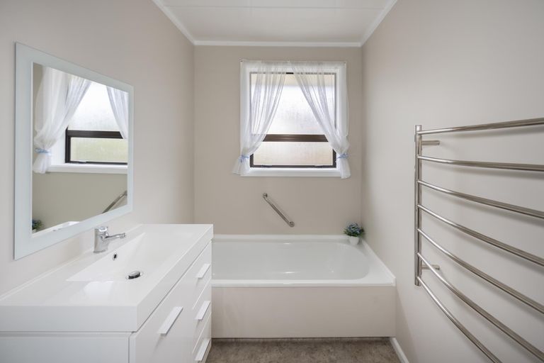 Photo of property in 52a Till Street, South Hill, Oamaru, 9400