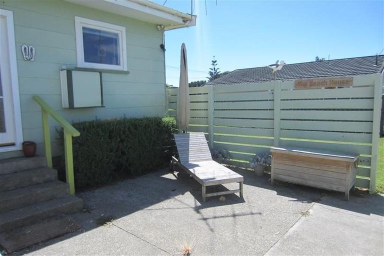 Photo of property in 32 Rua Avenue, Waitarere Beach, Levin, 5510