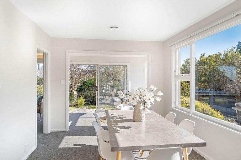 Photo of property in 136 Dyers Pass Road, Cashmere, Christchurch, 8022