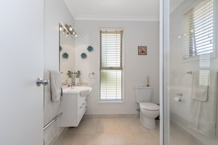 Photo of property in 28 Cotswold Place, Ohauiti, Tauranga, 3112