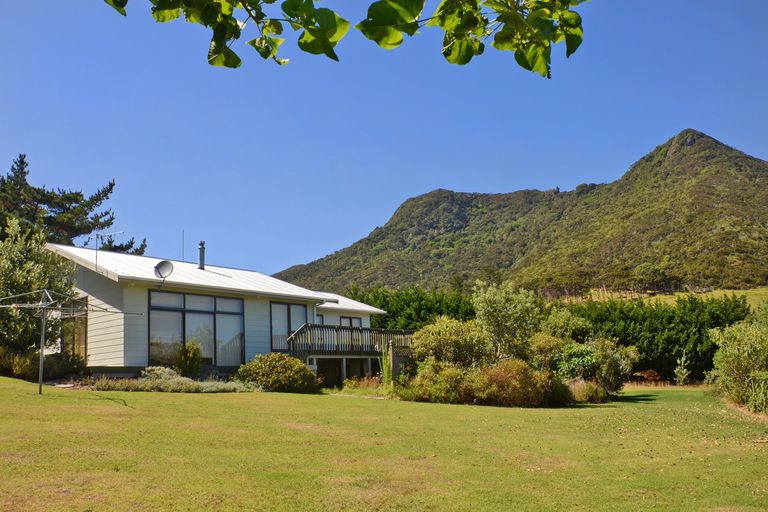 Photo of property in 105 Ocean Beach Road, Whangarei Heads, Whangarei, 0174