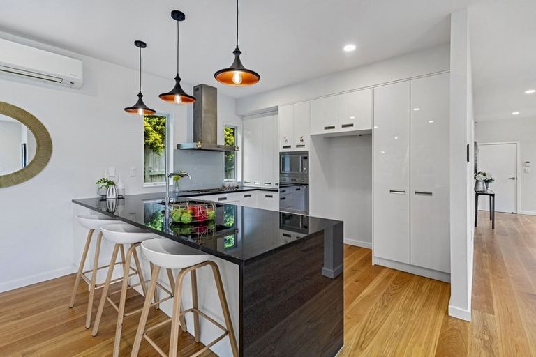 Photo of property in 487a East Coast Road, Murrays Bay, Auckland, 0630