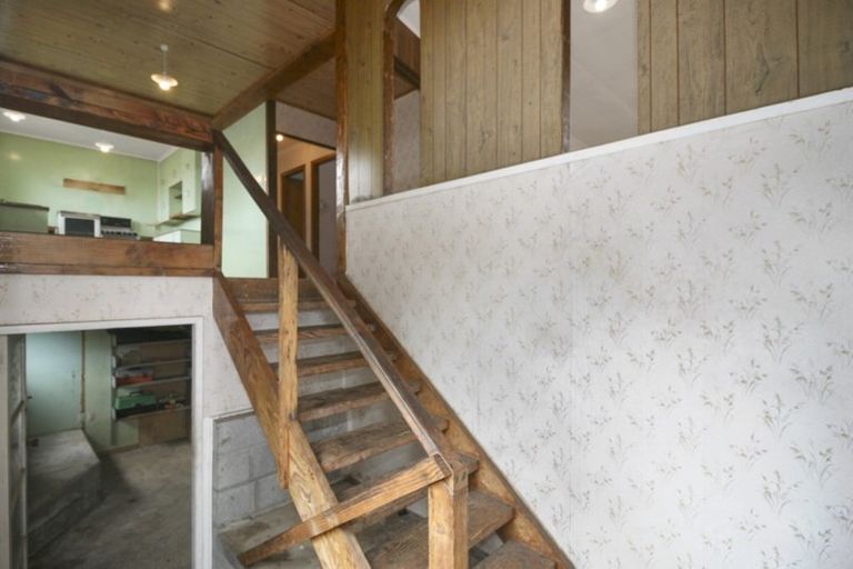 Photo of property in 44 Endeavour Street, Marfell, New Plymouth, 4310