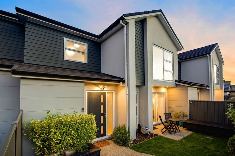 Photo of property in 53 Karearea Avenue, Kenepuru, Porirua, 5022