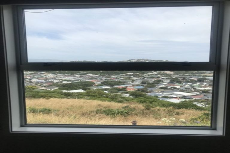 Photo of property in 12a Waiwera Crescent, Maupuia, Wellington, 6022