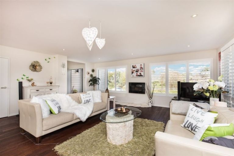 Photo of property in 6 Brownlee Place, Pukekohe, 2120