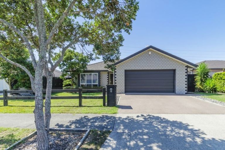 Photo of property in 6 Pohutukawa Place, Karaka, Papakura, 2113
