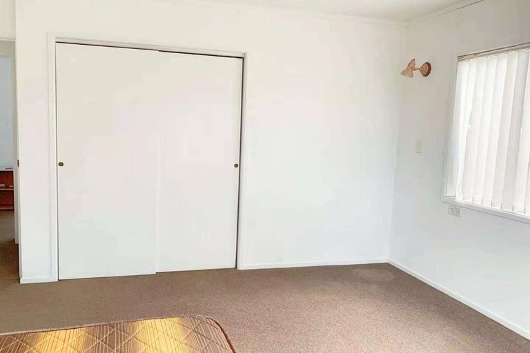 Photo of property in 104 Lynwood Road, New Lynn, Auckland, 0600