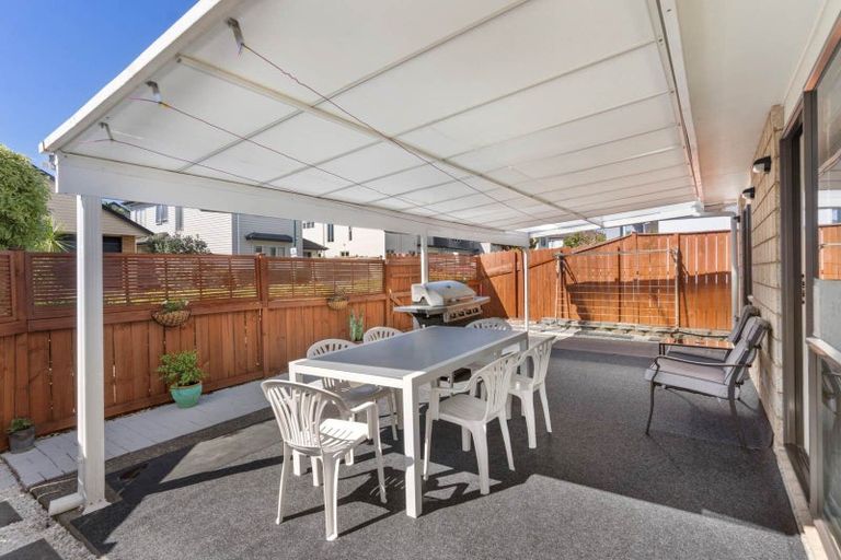 Photo of property in 16 Janway Avenue, Flat Bush, Auckland, 2016