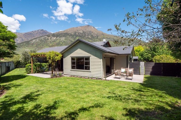 Photo of property in 32 Quill Street, Lake Hayes, Queenstown, 9304