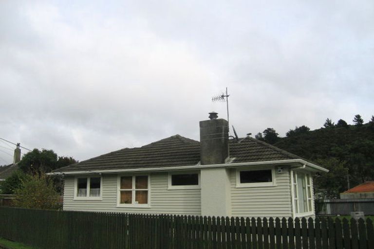 Photo of property in 8 Richard Grove, Stokes Valley, Lower Hutt, 5019