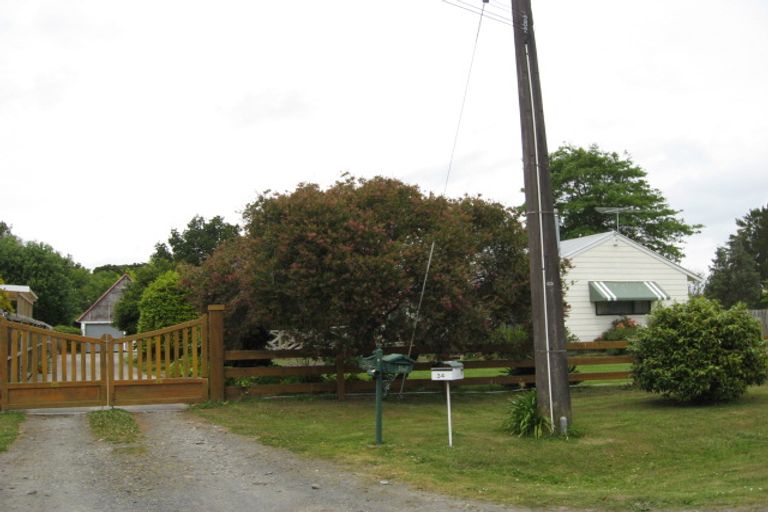Photo of property in 36 Waikoukou Valley Road, Waimauku, 0812