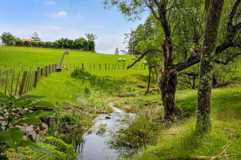 Photo of property in 6 Dysart Lane, Kumeu, 0891