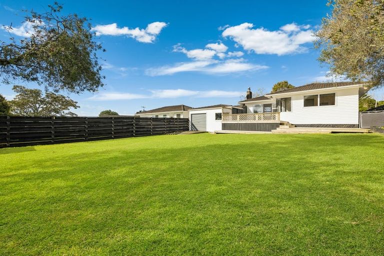 Photo of property in 33 Sunvue Road, Glen Eden, Auckland, 0602