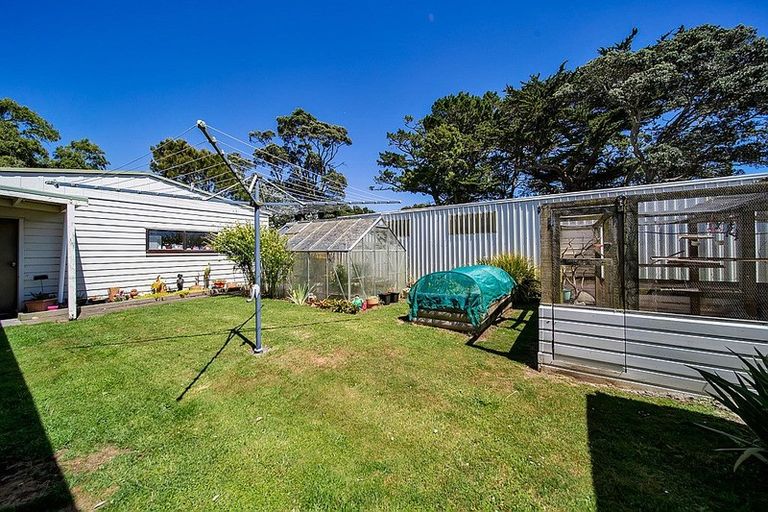 Photo of property in 21 Johnston Street, Brixton, Waitara, 4382