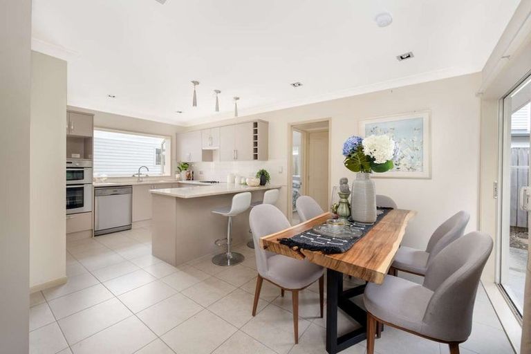 Photo of property in 18a Riverlea Avenue, Pakuranga, Auckland, 2010