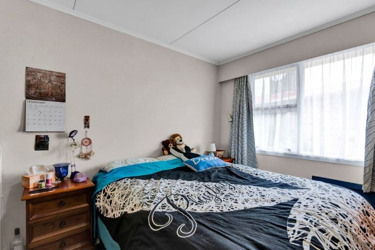 Photo of property in 239 Mangorei Road, Merrilands, New Plymouth, 4312