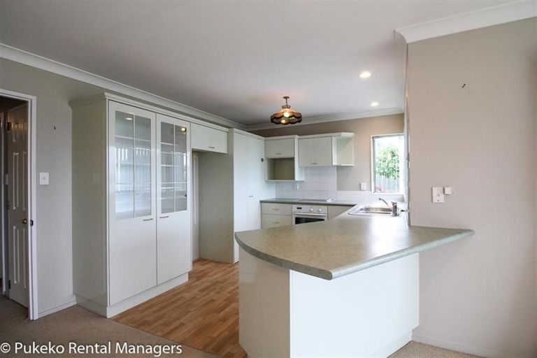 Photo of property in 2/28 Carnoustie Drive, Wattle Downs, Auckland, 2103