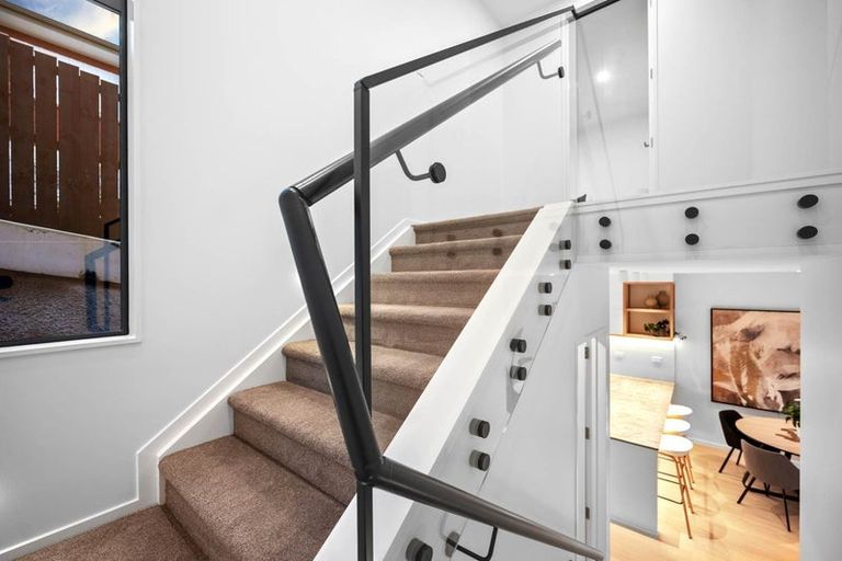 Photo of property in 21b Acacia Road, Torbay, Auckland, 0632