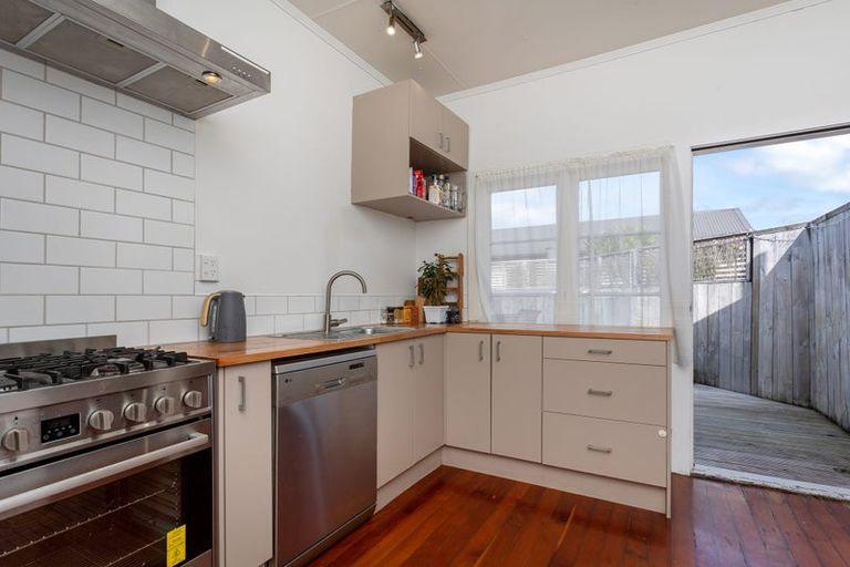 Photo of property in 16 Brookfield Street, Hamilton East, Hamilton, 3216