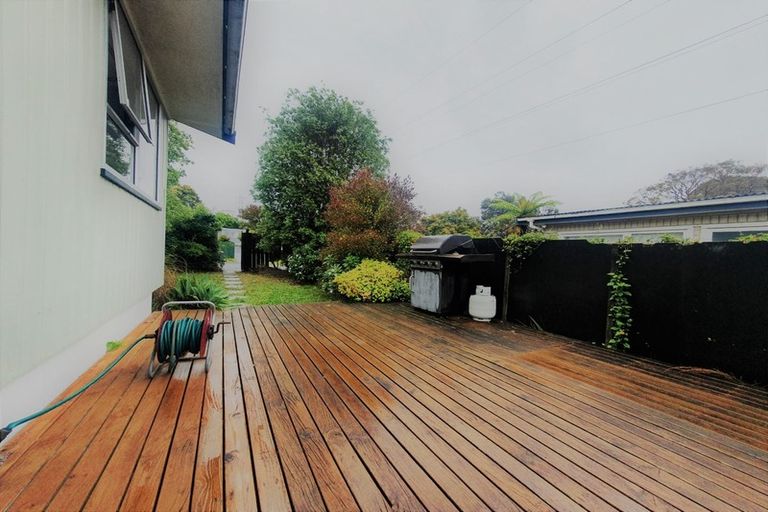 Photo of property in 1/34 Reynella Drive, Massey, Auckland, 0614