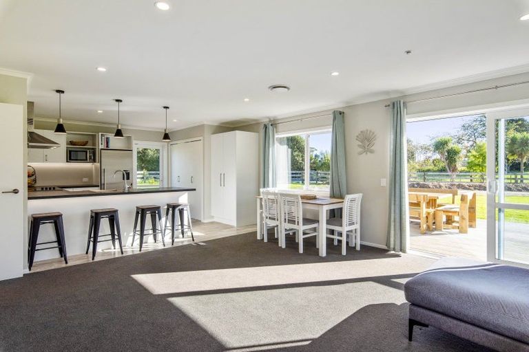 Photo of property in 105 Peka Peka Road, Peka Peka, Waikanae, 5391