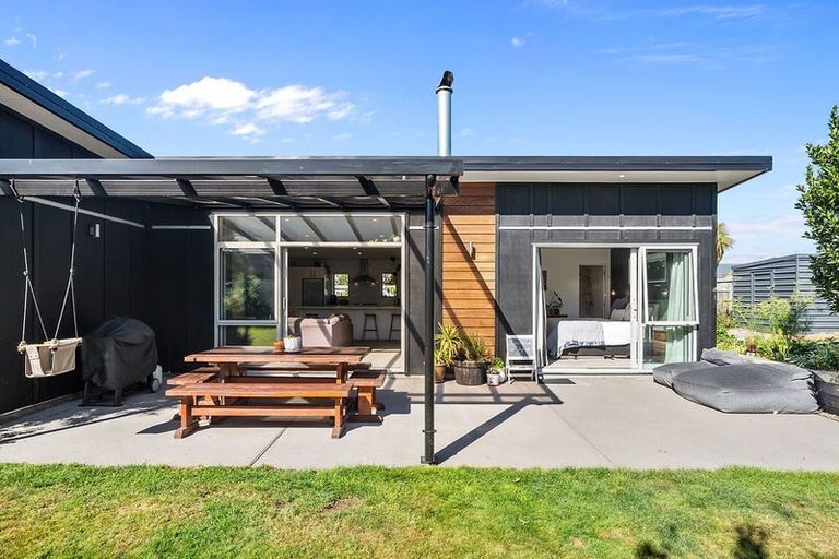 Photo of property in 8 Bell Street, Lake Hawea, Wanaka, 9382