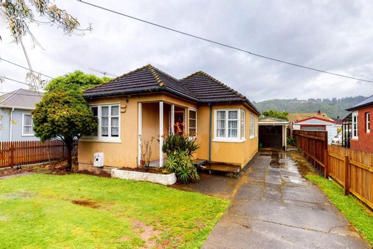 Photo of property in 1137 High Street, Taita, Lower Hutt, 5011