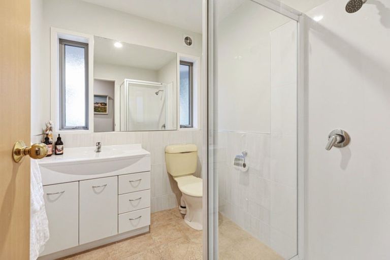 Photo of property in 18/19 Brodie Place, Bethlehem, Tauranga, 3110