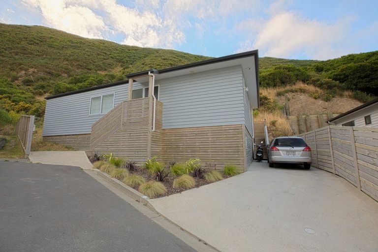 Photo of property in 26 Rarangi Way, Owhiro Bay, Wellington, 6023