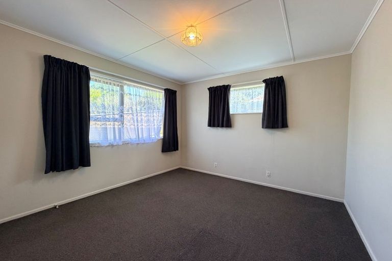Photo of property in 53b Fyvie Avenue, Tawa, Wellington, 5028