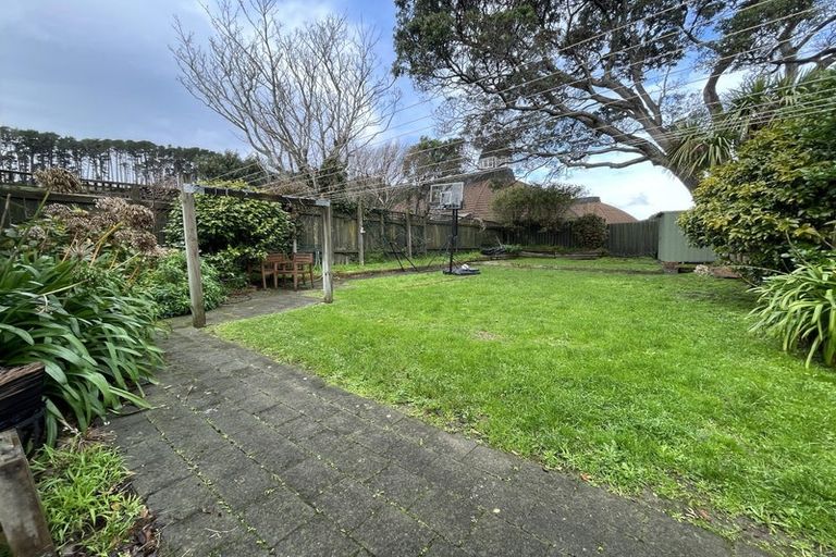 Photo of property in 16 Lawrence Street, Newtown, Wellington, 6021