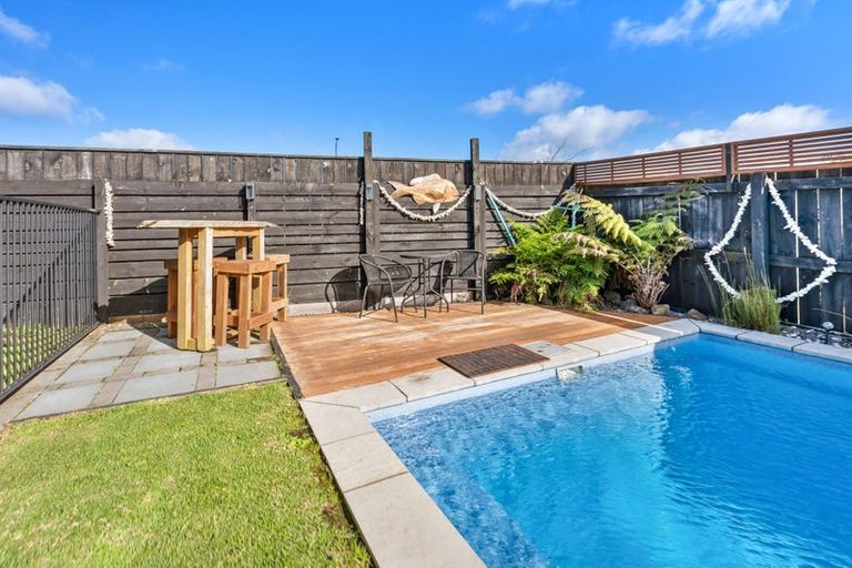 Photo of property in 52 Tamure Place, Ruakaka, 0116