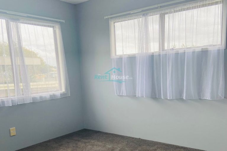 Photo of property in 1/35 Trimdon Street, Randwick Park, Auckland, 2105